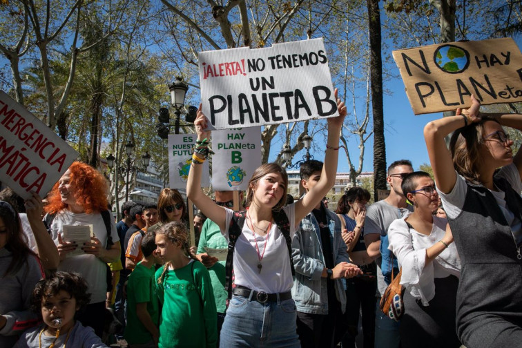 Los enormes riesgos del negacionismo en las derechas extremas