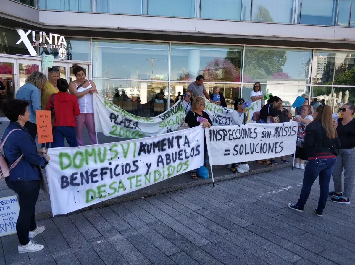 Una protesta previa a la pandemia en las que trabajadoras alertan de falta de personal en DomusV