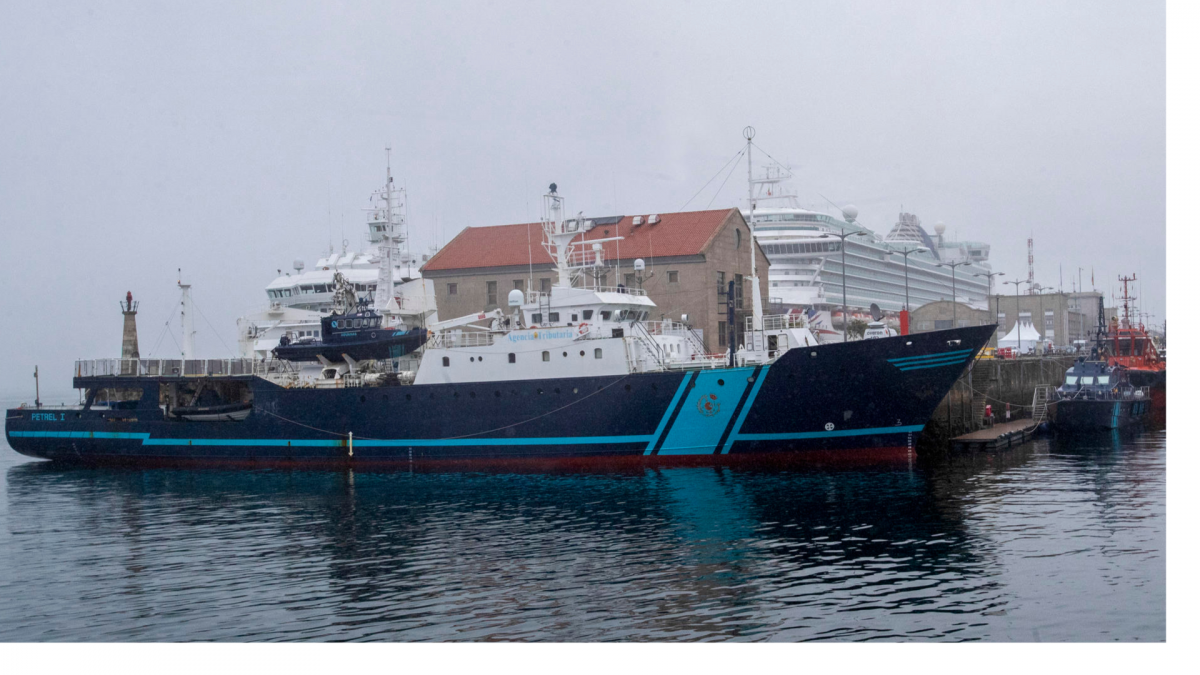 El Petrel del SVA atracado en el Puerto de Vigo en una imagen del CRTVG