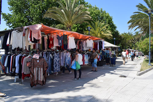 Mercado de venda ambulante cangas 500px DSC 0012