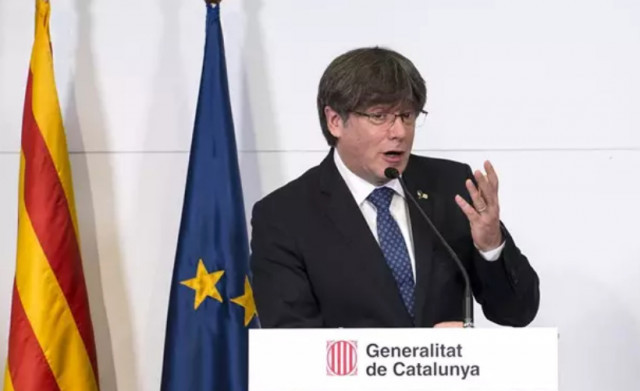 Puigdemont tiene en vilo a medio país con su partida de billar