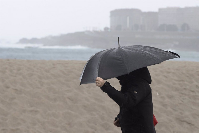 Galicia supera la ola de calor y coge el paraguas para un fin de semana de lluvias y descenso térmico