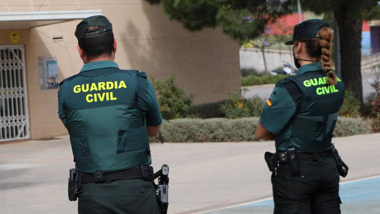 Irrumpe borracho en el cuartel de la Guardia Civil de Castro Caldelas para armarla y termina detenido