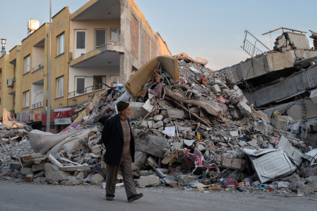 Los muertos confirmados del terremoto de Marruecos superan ya los 2.000, mientras que los heridos son ya 2.421