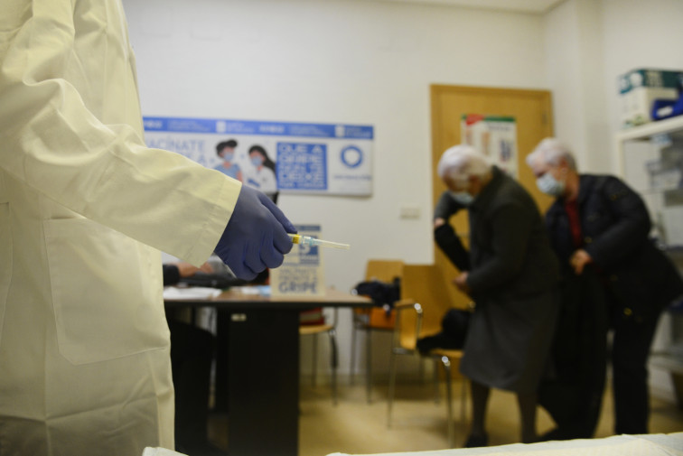 La campaña de vacunación contra la Covid y la gripe arranca el 25 de septiembre en residencias de mayores