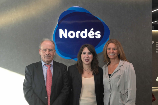 La conselleira de Economía, Industria e Innovación, María Jesús Lorenzana, participa en un coloquio del club Nordés