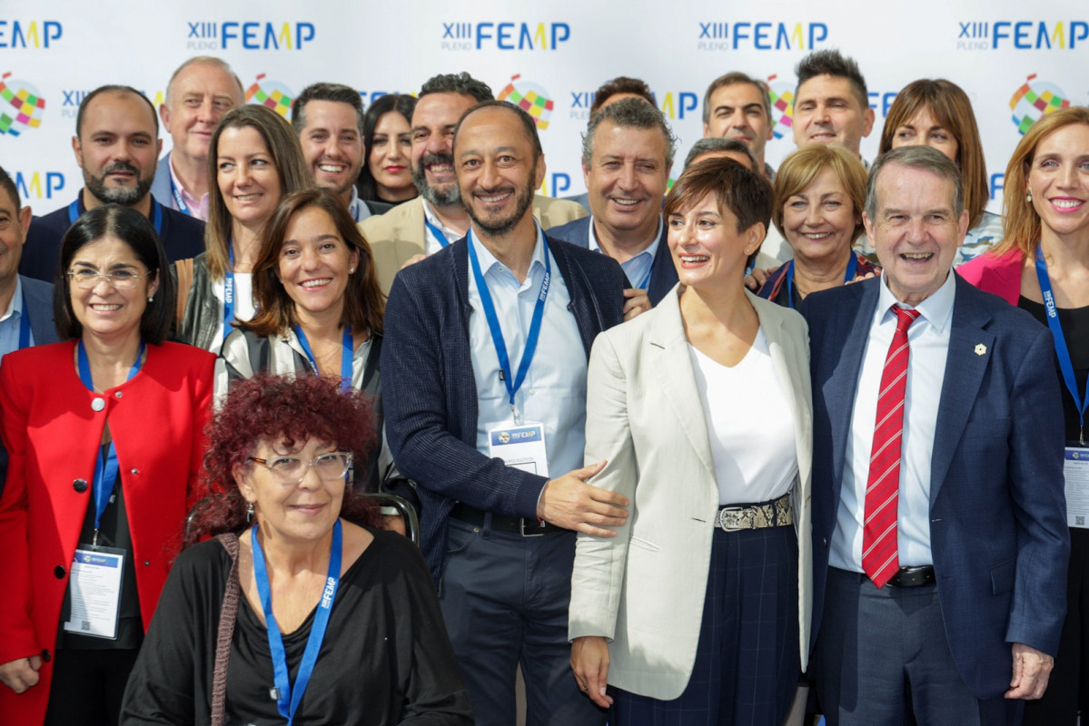 Dirigentes socialistas en la reunión de la FEMP.