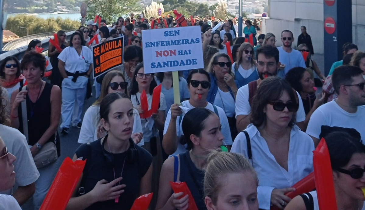 Protesta de Enfermeras a por Todas en A Coruu00f1a en una foto de Thorincillo Twitter