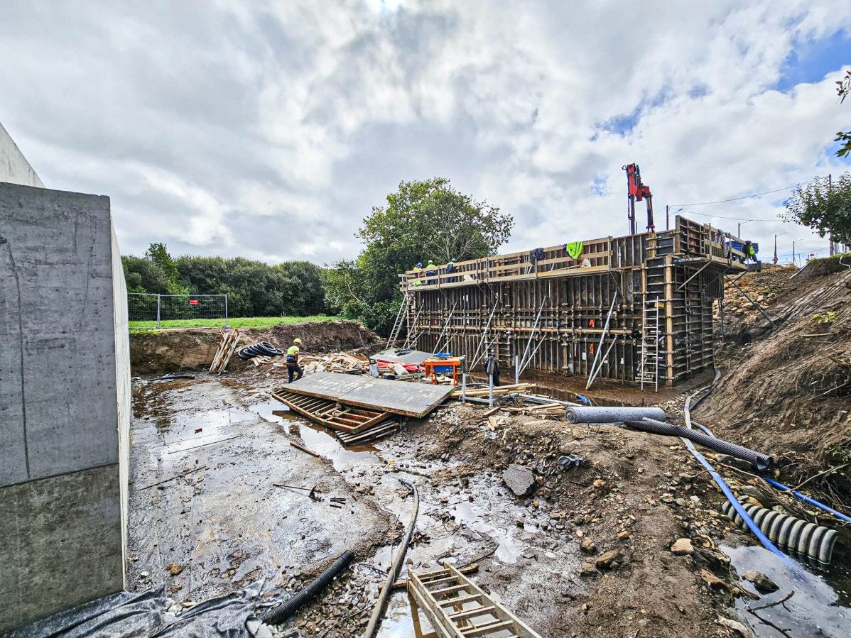 Obras puente de Cazadas a Baíñas, en Vimianzo (A Coruña).