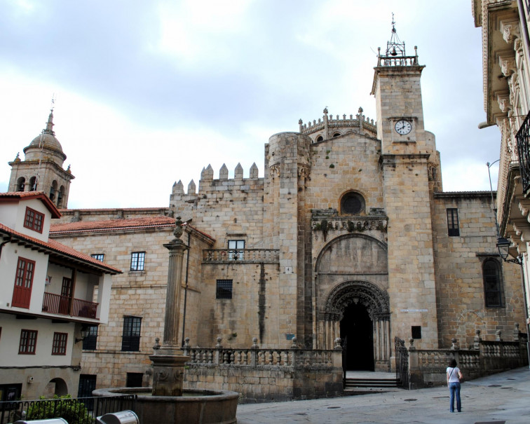 ​A catedral de Ourense comeza a cobrar