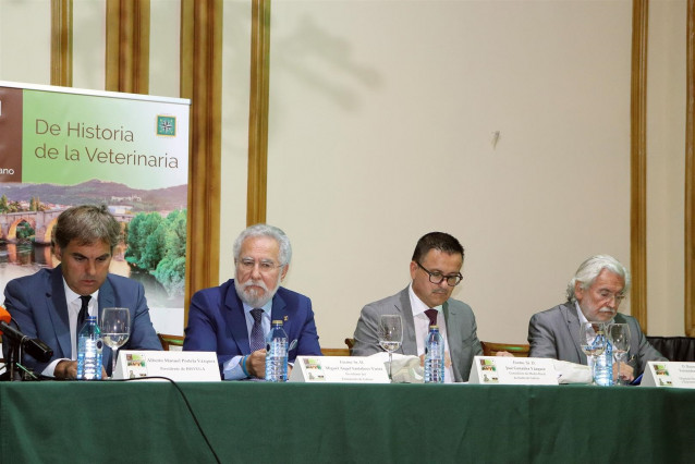 El presidente del Parlmaneto de Galicia, Miguel Ángel Santalices, en la inauguración del Congreso de Historia de la Veterinaria