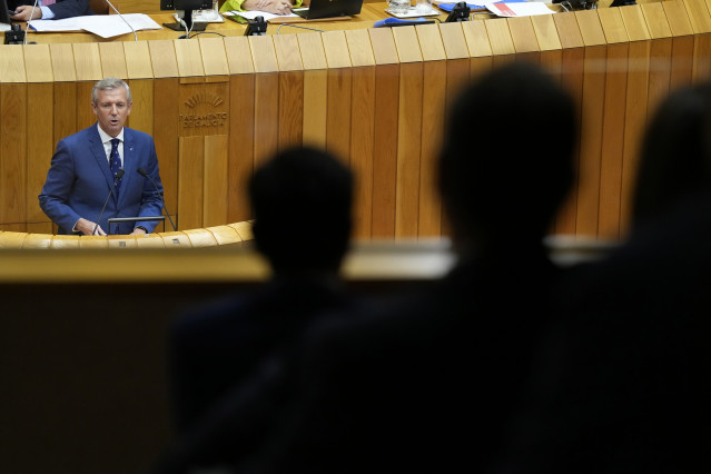 El presidente de la Xunta de Galicia, Alfonso Rueda, durante el debate sobre el estado de la autonomía de Galicia, a 9 de octubre de 2023, en Santiago de Compostela, Galicia (España). Alfonso Rueda se estrena hoy como presidente de la Xunta en un debate s