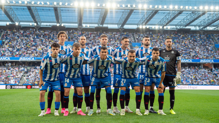 Solo con el escudo y con una gran afición no vale: el Dépor toca fondo por enésima vez