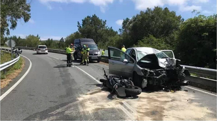 Bomberos de A Coruña piden perdón tras querer cobrar la limpieza de la vía a la familia de un muerto en accidente