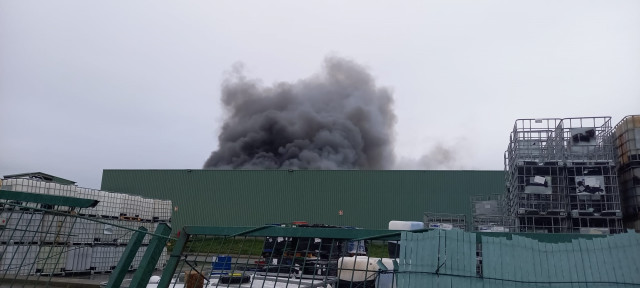 Incendio en la planta de Sogarisa en As Somozas (A Coruña).