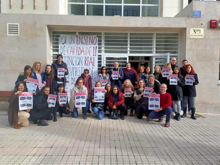 Profesores de toda Galicia participan en el primer día de protestas como antesala de otra huelga de docentes