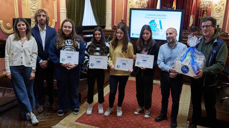 Cuatro alumnas del colegio Divina Pastora de Ourense fueron galardonadas en el IX  wKQry9T