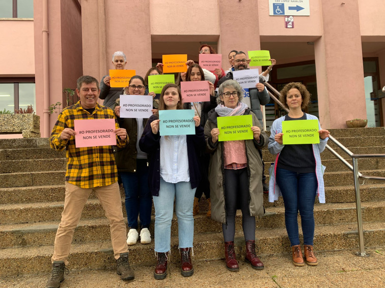 (FOTOS) Profesorado gallego se manifiesta por las bajadas de ratios y del horario lectivo