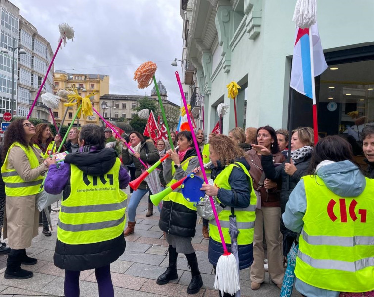 'No' del sector de la limpieza de Lugo a la última oferta de la patronal, por lo que sigue la huelga