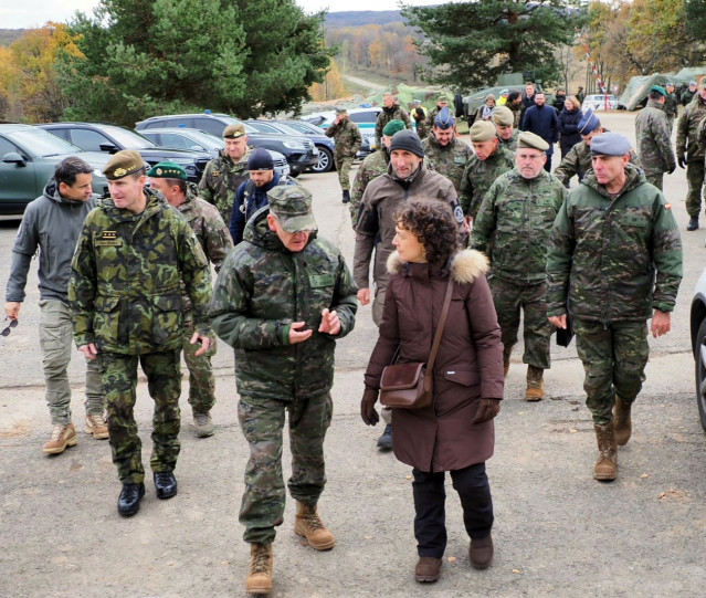 La Brilat recibe la visita en Eslovaquia del jefe de Estado Mayor de la Defensa