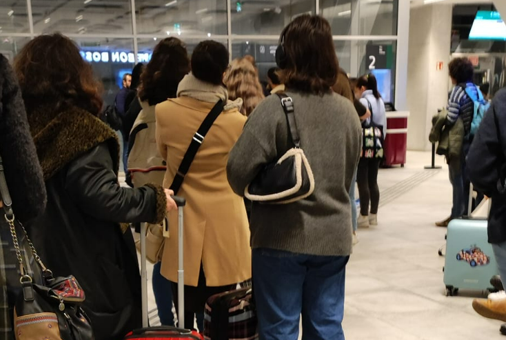 Atrasos en los trenes entre Vigo y A Coruña al no salir el primer convoy de la mañana