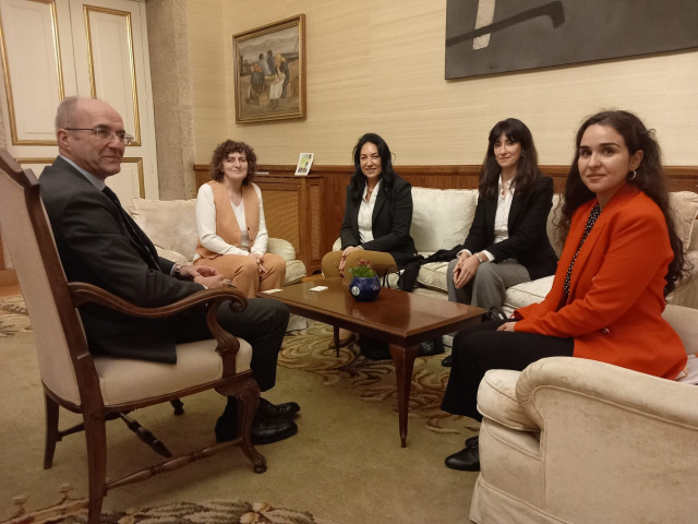 Visita de la embajadora de Turquía en España, Nüket Küçükel Ezberci, al Ayuntamiento de Santiago