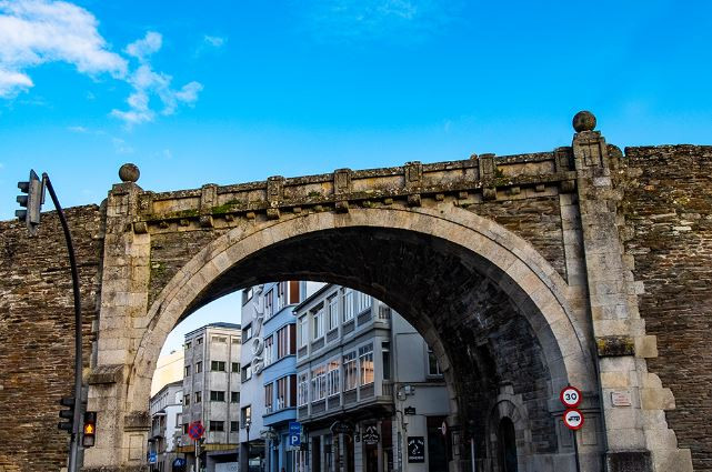 Porta Bispo Odario de la muralla de Lugo en una imagen de Turgalicia