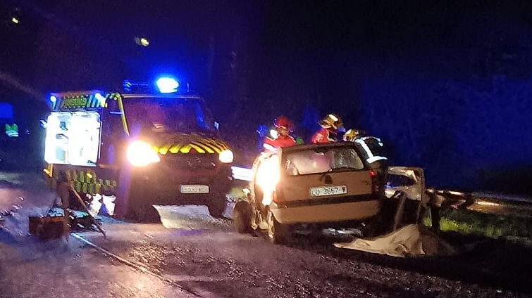 Un fallecido en accidente de tráfico entre un turismo y una furgoneta en Fonmiñá, A Pastoriza, Lugo