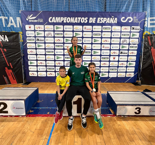 Galicia se corona con 9 oros en el Campeonato de España Sub19 y Sub11 de Bádminton