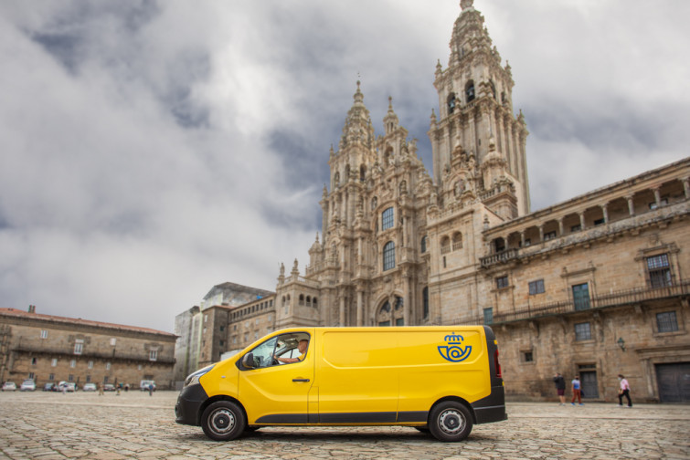 ¿Hacer el camino sin cargar con la mochila? Correos lo pone fácil y ya se puede contratar para 2024