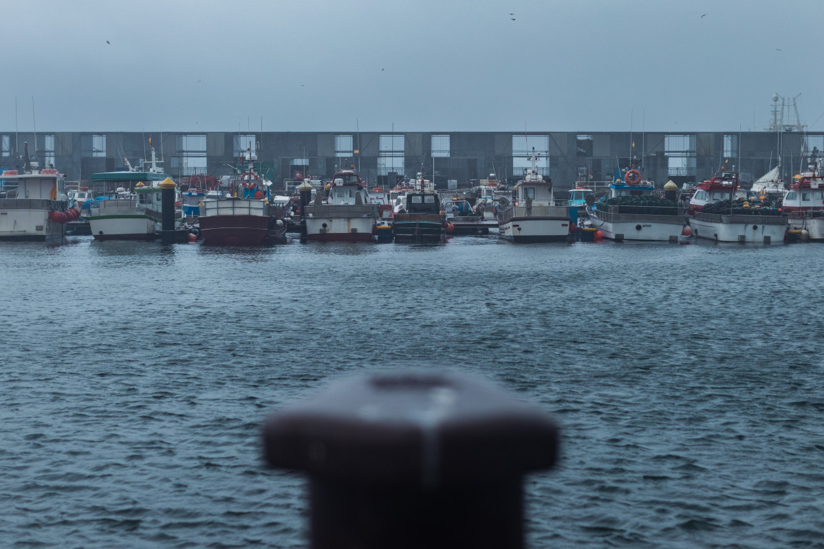 Archivo - Varios barcos en el Puerto de Cangas en la Ría de Vigo, a 17 de octubre de 2023, en Cangas, Pontevedra, Galicia (España). La Xunta de Galicia activó ayer, 16 de octubre, la alerta naranja