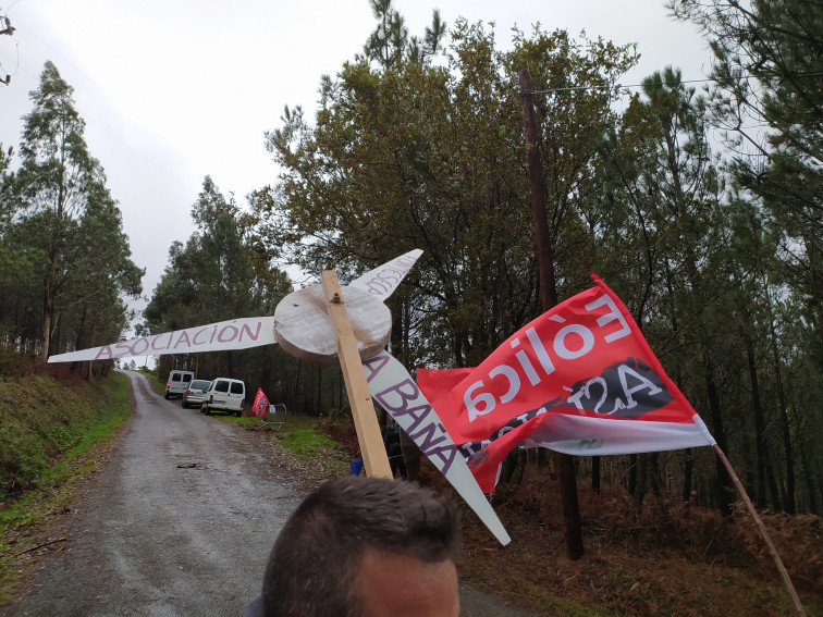 Miles de personas se movilizan por la defensa de las montañas frente a la especulación energética