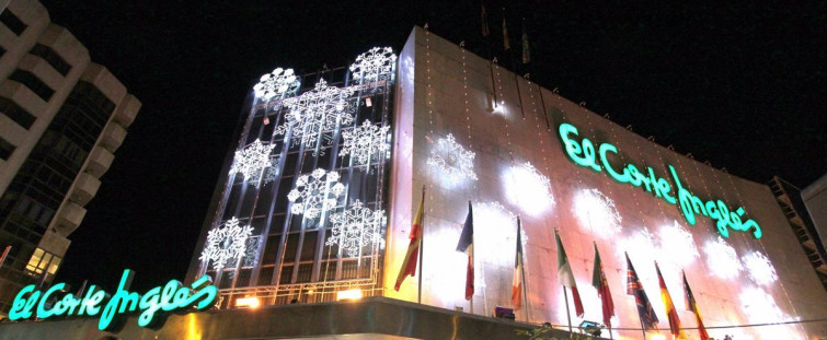 Villancicos en El Corte Inglés de A Coruña con una coral de 30 alumnos