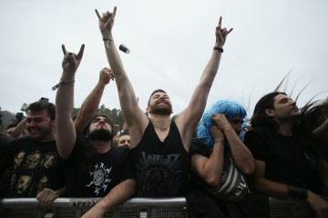 Archivo - Público durante la actuación de la banda Fever 333 en el Resurrection Fest, a 30 de junio de 2023, en Viveiro, Lugo, Galicia (España). Fever 333 es una banda de rock estadounidense formad