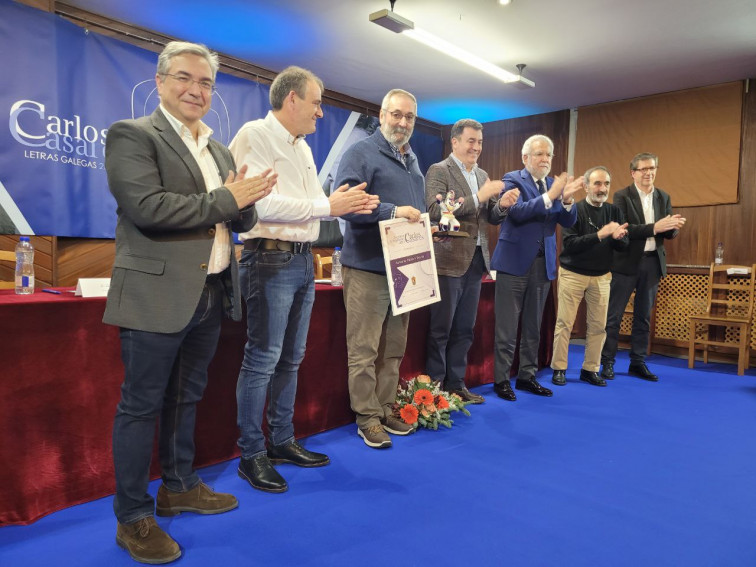 El periodista Antonio Piñeiro recibe el Premio de Xornalismo Literario Carlos Casares 2023