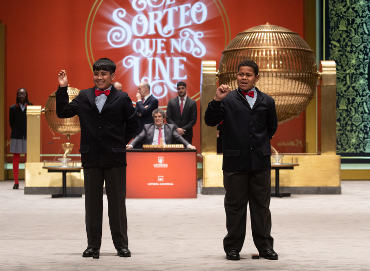 Los niños de San Ildefonso erraron al cantar un premio de la Lotería de Navidad creando confusión en Galicia