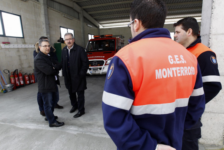 La huelga de bomberos provocó que las asistencias en el siniestro de Melide se demorasen hasta media hora