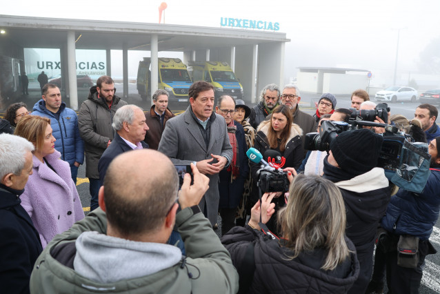 Besteiro realiza declaraciones a los medios de comunicación.