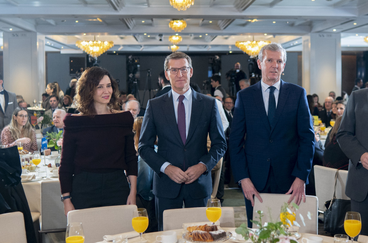 Ayuso, Feijóo e Rueda, durtante o almorzo organizado por Europa  Press.