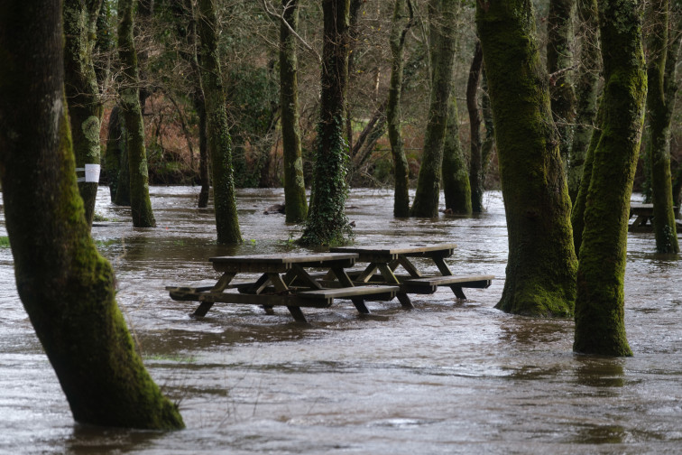 Riesgo de inundaciones en ríos como el Mandeo (Aranga) pero el tiempo mejora