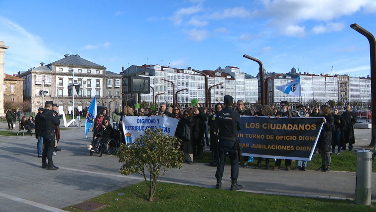 Procuradores del turno de oficio en huelga: 