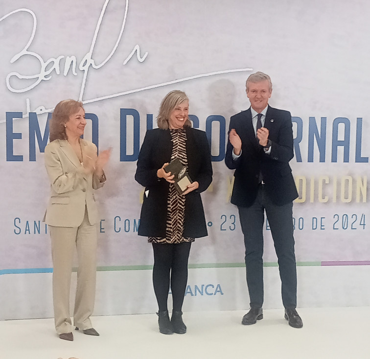 Aida Pena Meis recibe el premio diego bernal 2024 de la Asociación de Periodistas de Galicia