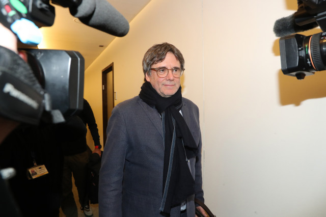 Carles Puigdemont se la vuelve a jugar a Pedro Sánchez