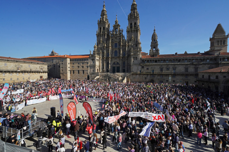 Docenas de miles de personas participan en Santiago en la manifestación que puede decantar las elecciones