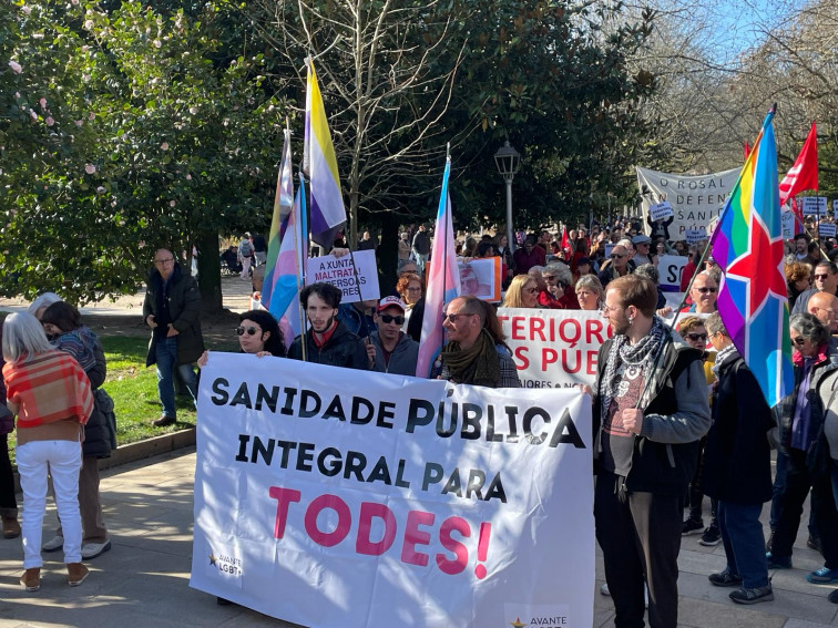 Fotogalería de la manifestación de SOS Sanidade Pública en Santiago