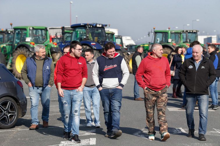 Las protestas de los agricultores saltan a Galicia con tractoradas en Lugo y Ourense en plena campaña electoral