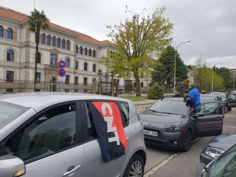 Trabajadores de la Xunta convocan caceroleada este jueves frente a San Caetano