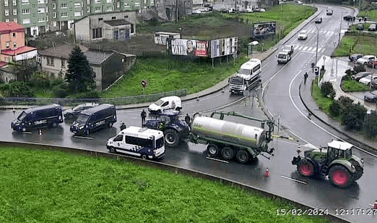 Tractorada de Agromuralla colapsa el tráfico en A Coruña