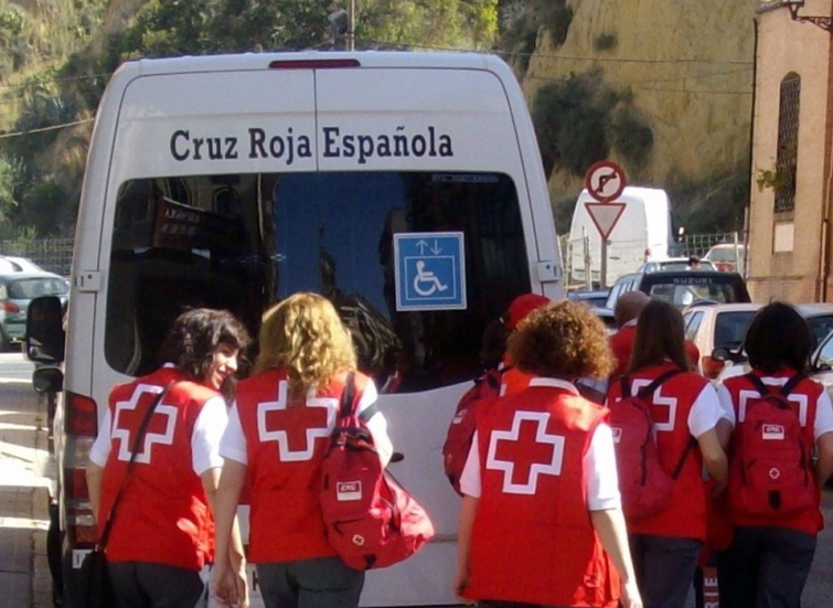 Cruz Roja llevará a votar a gallegos con movilidad reducida