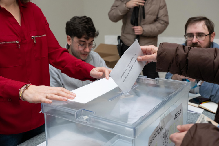 El voto de la emigración empezará a recontarse este lunes y podrá hacer variar un escaño en Ourense